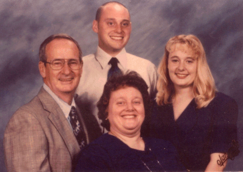 Dowd & Fam.gif - 107262 Bytes